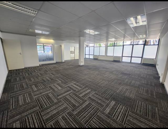 181M² OFFICE TO LET IN WATERFALL